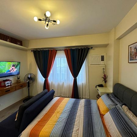 Condo Home With Fast Wifi In Bacolod City Esterno foto
