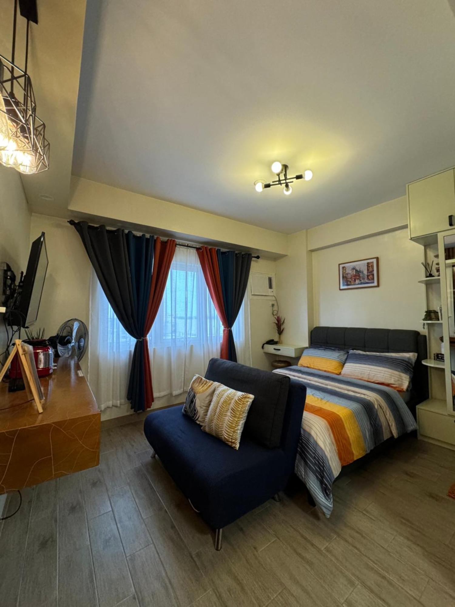 Condo Home With Fast Wifi In Bacolod City Esterno foto
