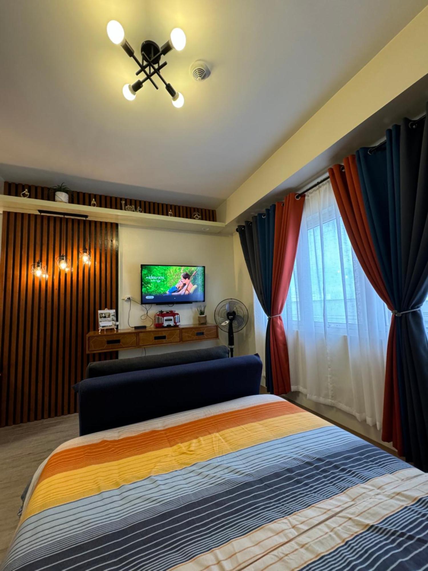 Condo Home With Fast Wifi In Bacolod City Esterno foto
