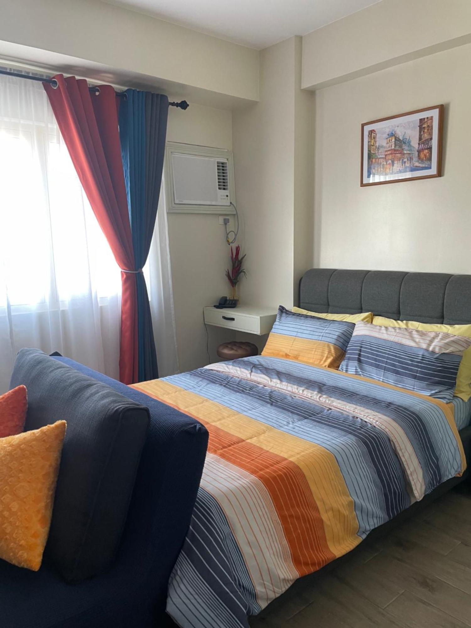 Condo Home With Fast Wifi In Bacolod City Esterno foto